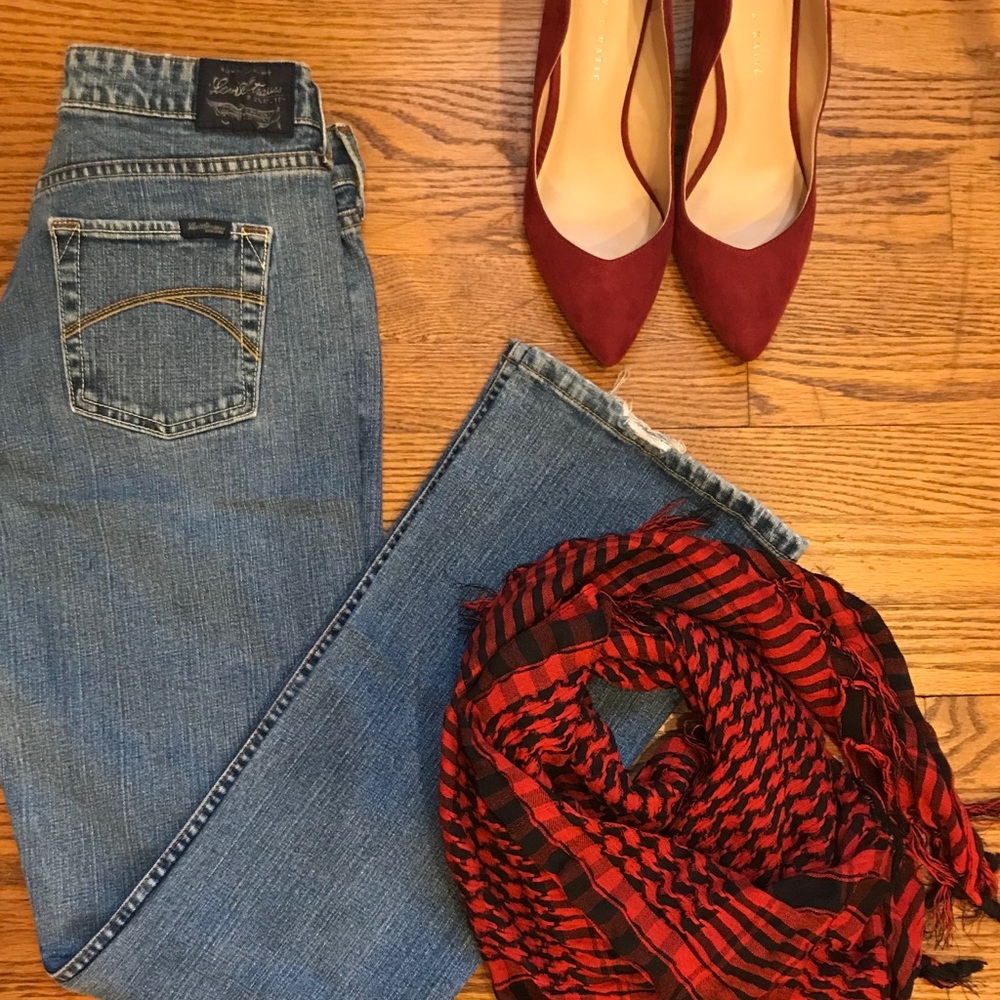 Levi’s Signature Stretch Low Rise Bootcut Jeans